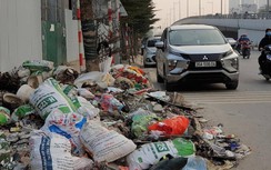 Đường nối 3 quận giữa Thủ đô bị “chôn vùi” trong rác