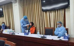 Xét nghiệm Covid-19 cho phóng viên tác nghiệp tại Đại hội XIII của Đảng