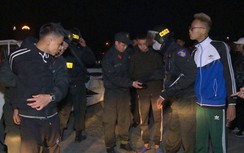 Bắt nhóm thanh niên đi xe lạng lách, ném gạch, đá vào Cảnh sát Cơ động