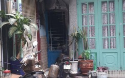 Giải cứu 7 người kẹt trong căn nhà bốc cháy lúc rạng sáng ở TP.HCM