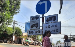 Đắk Lắk: Biển báo cắm kì lạ, người dân đập đầu vào biển "như cơm bữa"