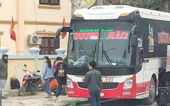 Nghệ An: Xe khách vô tư chạy vượt tuyến, lực lượng chức năng ở đâu?