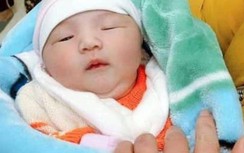 Bé gái 10 ngày tuổi, nặng 4kg bị bỏ rơi cùng thư "nhờ nuôi giúp"