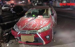 Video: Nữ tài xế buồn ngủ tông vào cột điện, "xế hộp" lộn vòng