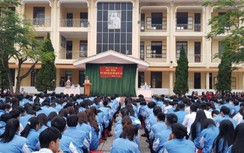 Học sinh cam kết nếu vi phạm giao thông sẽ mất thi đua