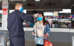 Bến xe đồng loạt phòng Covid-19 nghiêm ngặt, khách răm rắp tuân thủ