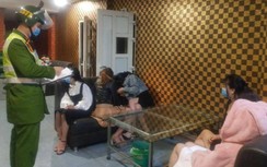 Tổ chức hát karaoke giữa dịch Covid-19, cả chủ quán và khách bị cách ly