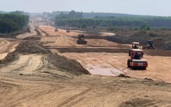 Cận cảnh thi công gói thầu lớn nhất cao tốc Phan Thiết - Dầu Giây