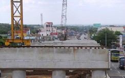 Vì sao cầu vượt nút giao ngã tư Dầu Giây kéo dài?