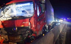 Tai nạn liên hoàn trên QL1A qua Ninh Thuận, tài xế và phụ xe tử vong