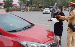 Vợ lái ô tô Mercedes hết đăng kiểm của chồng đi chợ Tết bị xử phạt ra sao?