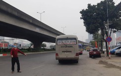 Nhức nhối xe khách lộng hành, chạy "rùa bò" quanh bến Mỹ Đình dịp cận Tết
