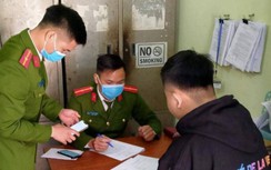 Khoe video đốt pháo trên Facebook, 2 thanh niên bị phạt tiền