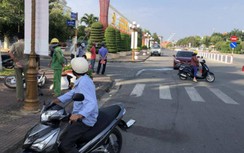 Bạc Liêu: Liên tiếp xảy ra va chạm giữa ô tô và xe máy, 2 người bị thương