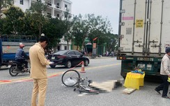Va chạm với xe container, cụ ông đi xe đạp tử vong thương tâm