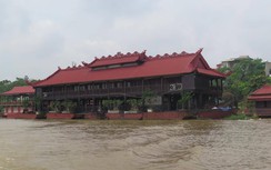 Hàng nghìn nhà bè, nhà hàng nổi sắp phải lắp báo hiệu giao thông