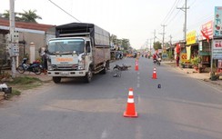 Va chạm khi chở con trai ôm lồng chim, gây tai nạn chết người rồi bỏ trốn