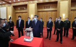 Chùm ảnh: Ông Tập Cận Bình đến xem mẫu vật lấy được từ Mặt trăng