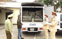 CSGT bắt xe tải gắn biển số giả chở 2,5 tấn nầm lợn không nguồn gốc