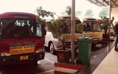 Bị "xe dù" tranh khách, hàng loạt nhà xe ở Nghệ An đình công phản đối