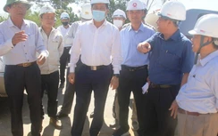 Không để khan hiếm vật liệu ảnh hưởng tiến độ cao tốc Phan Thiết - Dầu Giây