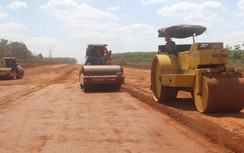 Tiến độ cao tốc Phan Thiết - Dầu Giây gặp khó vì thiếu vật liệu thi công