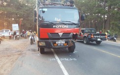 Gia Lai: 1 buổi chiều tối, 2 xe máy đều tông ô tô tải, 3 người tử vong
