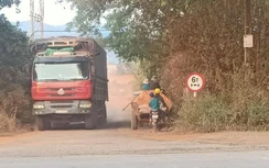 Xe “khủng” cày nát đường huyện Đắk Nông: Trưởng Công an huyện nói gì?