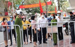 Nhân viên y tế dương tính với Covid-19 đã từng tiếp xúc với ca F0 bán xăng