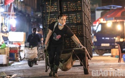 Ước mong lấy công việc làm quà 8/3 của những nữ "cửu vạn" chợ Long Biên