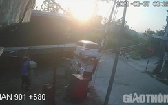 Vụ tàu hỏa đâm ô tô 7 chỗ ở Quảng Ngãi: Nhân viên gác chắn phải nhập viện