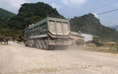 Xe tải cày nát Tỉnh lộ 532 ở Nghệ An