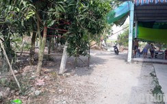 Bạc Liêu: Xây cầu nhưng “quên” làm đường, dân muốn đi qua phải đóng phí