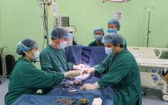 8 giờ cân não ghép thận cho trẻ bị suy thận giai đoạn cuối đột biến gen