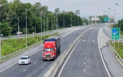 Bộ GTVT yêu cầu xử lý xe quá tải tàn phá cao tốc Đà Nẵng - Quảng Ngãi