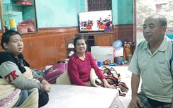 Bố mẹ già liệt nửa người chăm con bại não