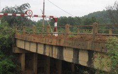 Hà Nội: Khẩn cấp sửa cầu Bài Văn và Chằm Mè