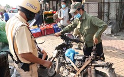 Video: Nhiều người chở hàng thuê khóc ròng vì CSGT giữ xe cà tàng, xe "mù"