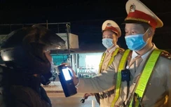 Thanh niên ngỡ ngàng vì uống 1 lon bia từ trưa, tối vẫn bị giữ phương tiện