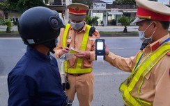 Dặn người ngồi sau canh CSGT để đổi lái, tài xế có men vẫn không thoát phạt