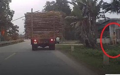 Vụ xe quá khổ tự vào chốt CSGT: Công an tỉnh Hà Tĩnh yêu cầu báo cáo