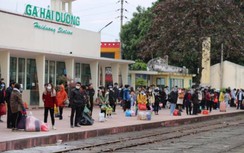Tàu Hà Nội - Hải Phòng đón khách ở Hải Dương sau nhiều ngày gián đoạn