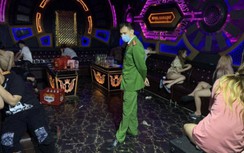5 học sinh cùng bạn "phê ma túy" tại quán karaoke lúc rạng sáng