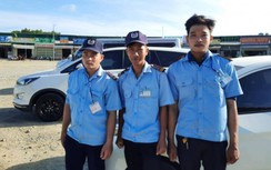 Video: Ba bảo vệ đã "cứu" ô tô của du khách ở Mũi Cà Mau thế nào?