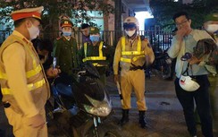 Vi phạm nồng độ cồn kịch khung, tài xế tuyên bố bỏ xe chứ không nộp phạt