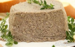 Ba người cùng gia đình nghi ngộ độc patê chay, 1 người tử vong