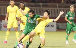 Đội bóng nghèo nhất V-League vừa lập cột mốc khó tin