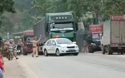 Tài xế chống đối CSGT chở hàng quá tải, âm tính với ma túy và nồng độ cồn