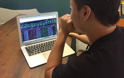 Chứng khoán hôm nay 1/4: VN-Index “leo” lên đỉnh cao mới