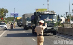 Quảng Ngãi "tung quân" xử lý xe quá khổ, quá tải trên các tuyến quốc lộ